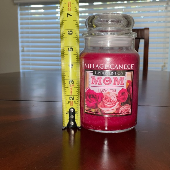 Burton & Burton “I’m A Mom What’s Your SuperPower”Red and Pink Hearts Coffee Mug - Picture 11 of 13